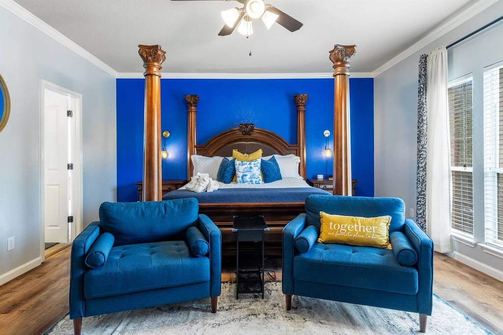 Master Bedroom #1 with King-size bed - Upstairs. The bed can be elevated using the motorized feature.