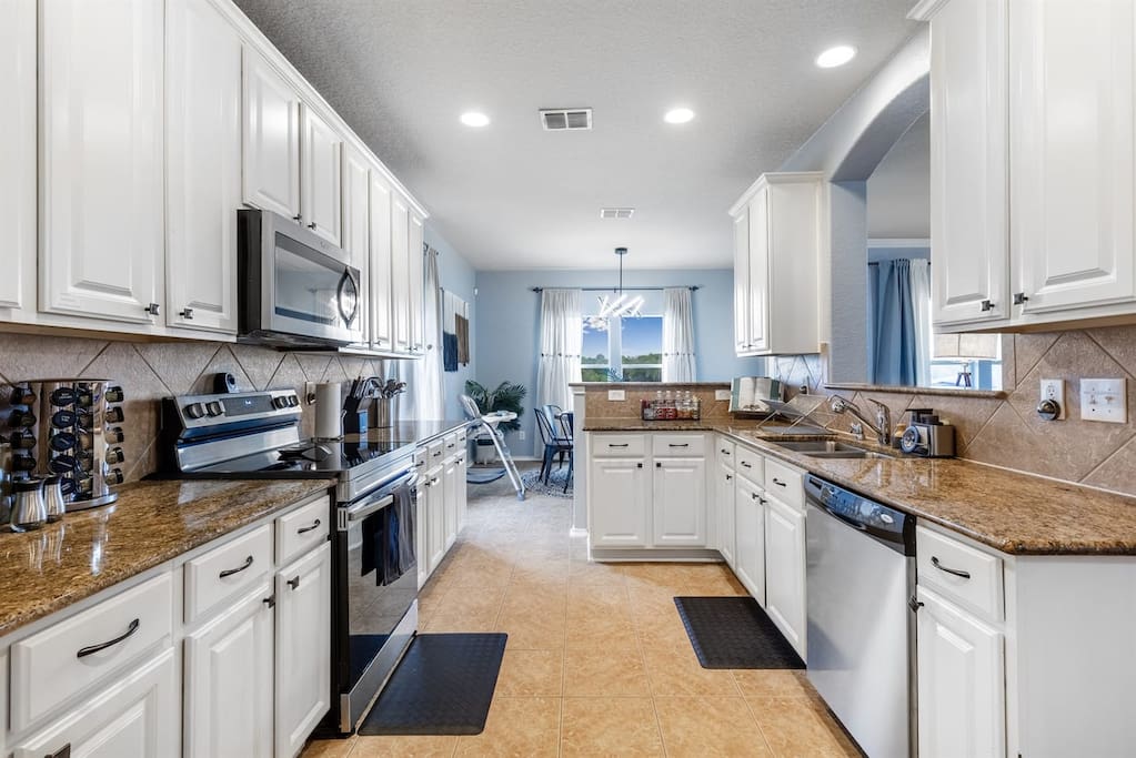 Fully Stocked Kitchen