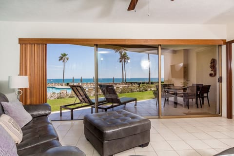 Sonoran Spa W107, 2BR/2BA Ground Floor Beach Front