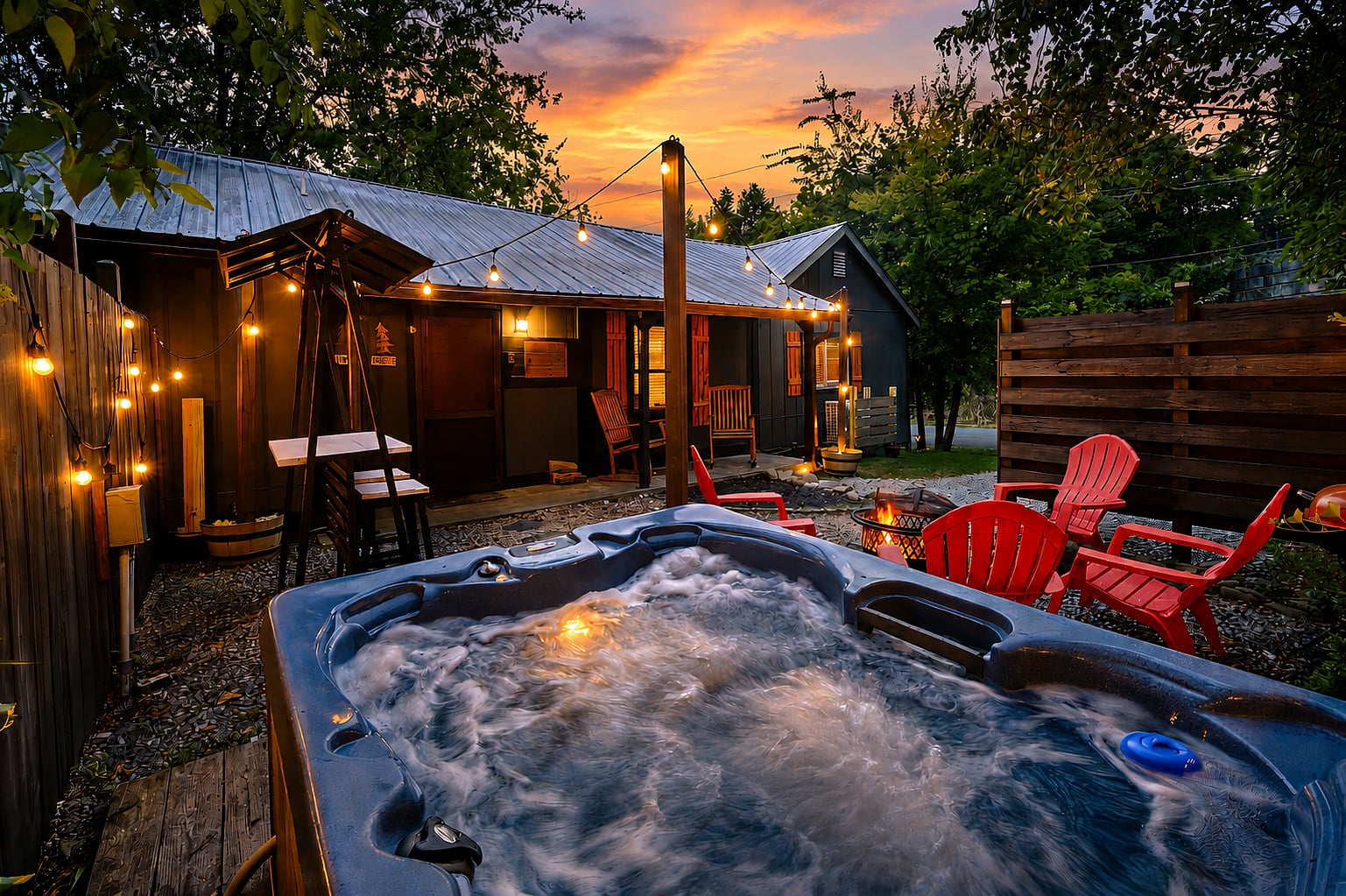 Steps from Pigeon Forge Parkway! Hottub + Firepit