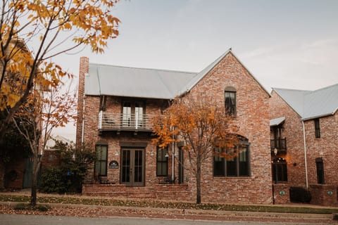 You'll love Fall at The Lodge. Festive decor sprinkled throughout with all the comforts of the coziest season provided: vast varieties of tea, warm blankets, free firewood for the chiminea... we can't wait to host you!