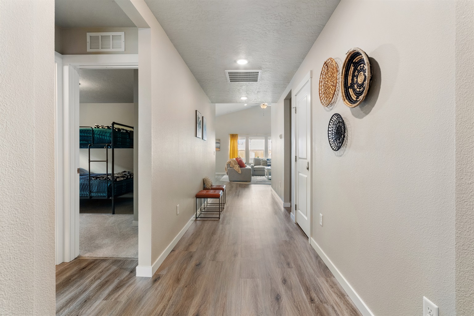 cool-and-calming-designer-home-in-nampa/