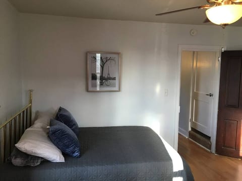 Full size memory foam bed