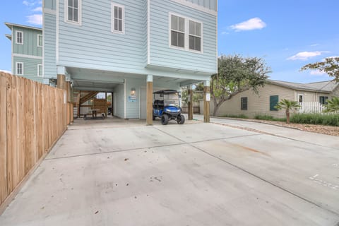 White Avenue Villa A & B