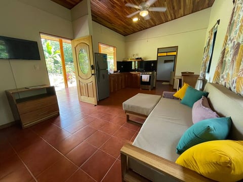 Caribbean Sweet House - 2 min walk from the beach!