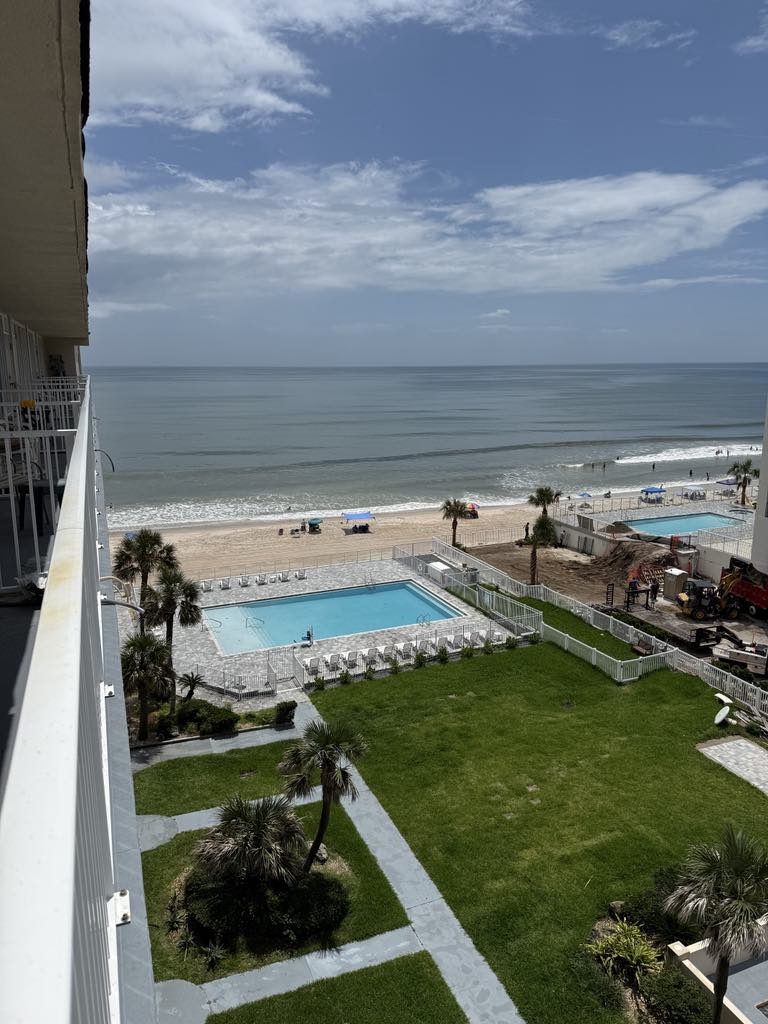 Retro Daytona Condo