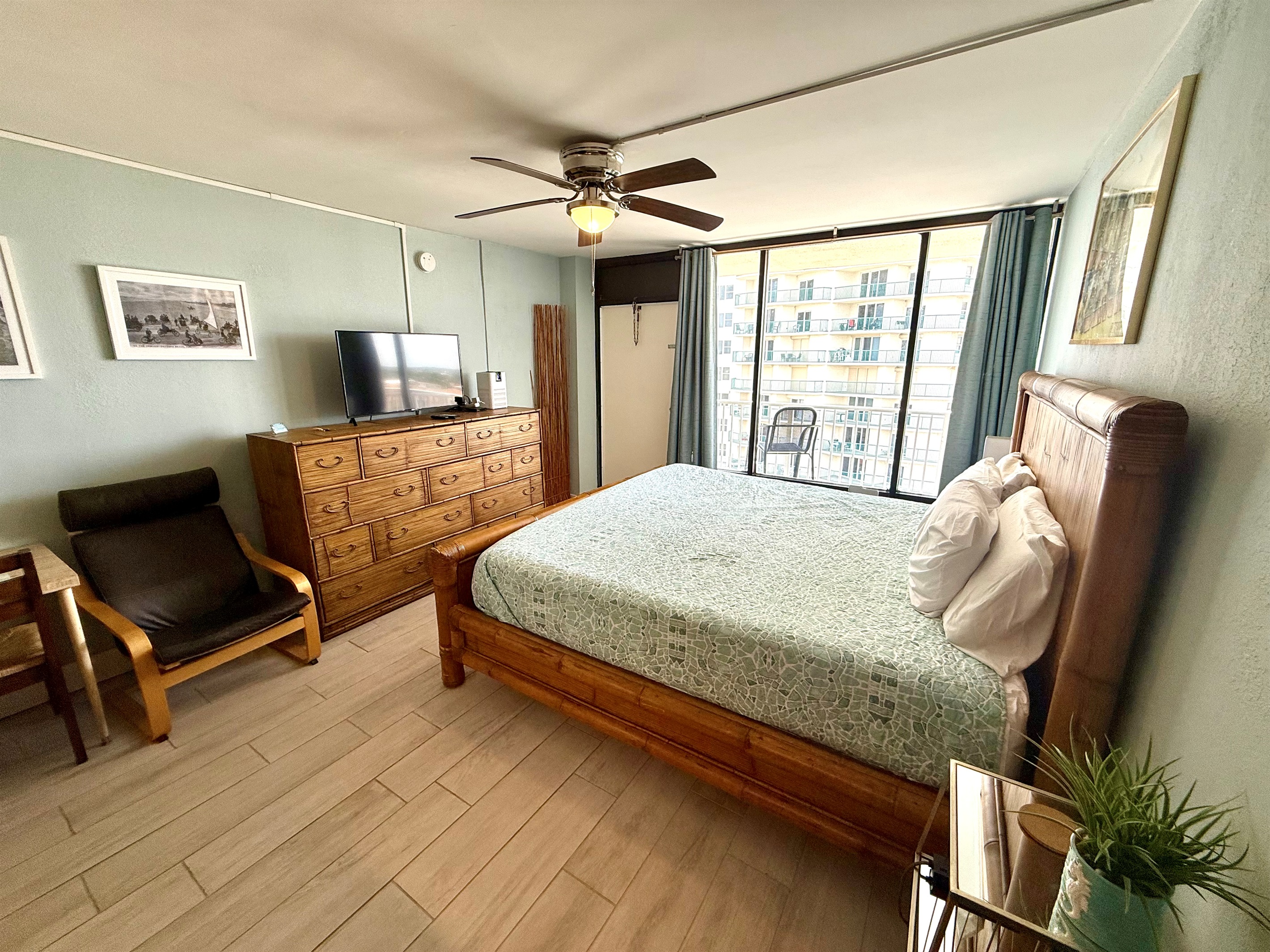 Retro Daytona Condo