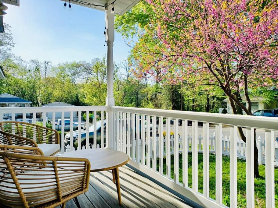 Huge Beach Home | 2 King Bds | Backyard Dining