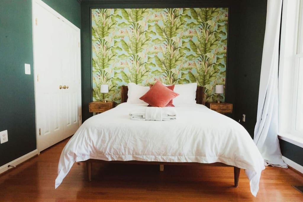 The front bedroom- sleep in style!