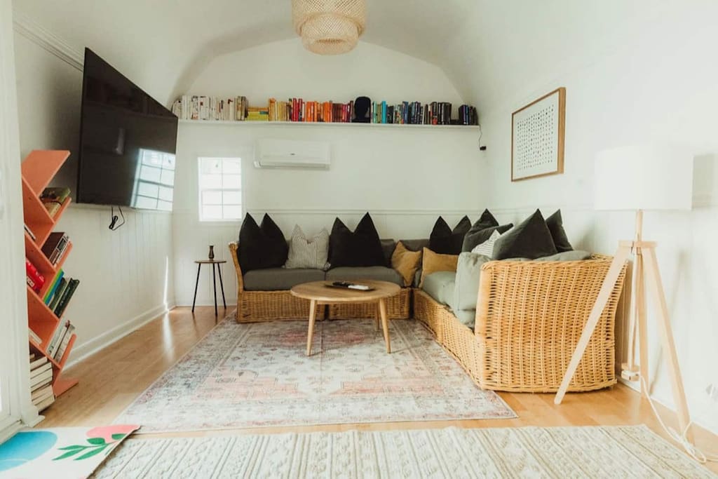 Huge Beach Home | 2 King Bds | Backyard Dining