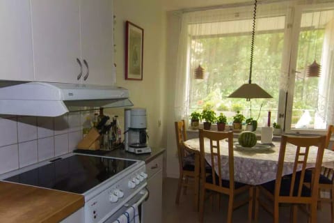 Comfy room very near stockholm & karolinska inst.