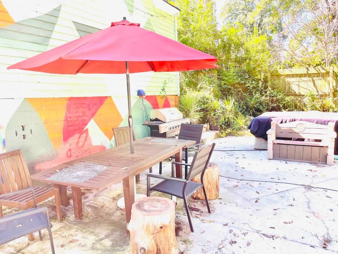 Historic Victorian hot tub 5/4 Beltline Sleeps 22