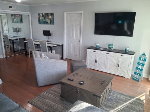 2 Blocks from the beach! - Top floor condo