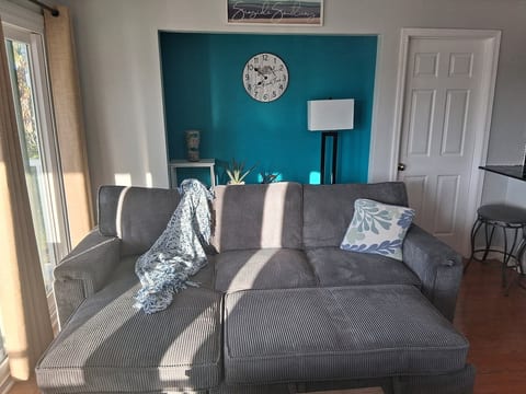 2 Blocks from the beach! - Top floor condo