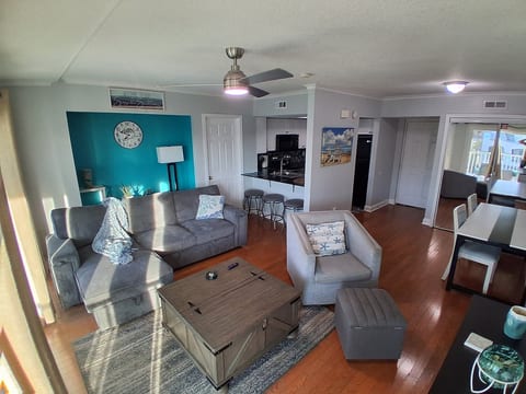 2 Blocks from the beach! - Top floor condo