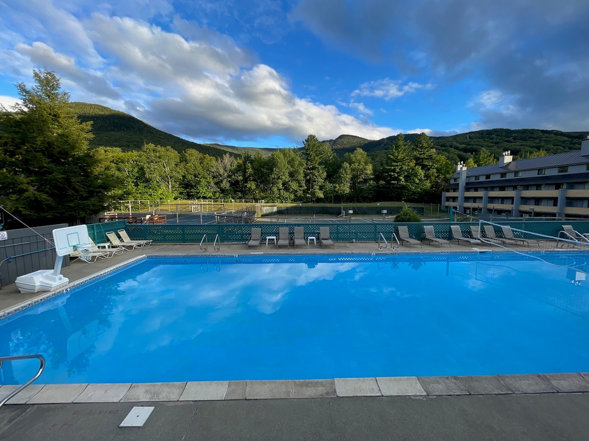 2 Bed / 1 Bath Loft Style Townhome @ Loon MTN