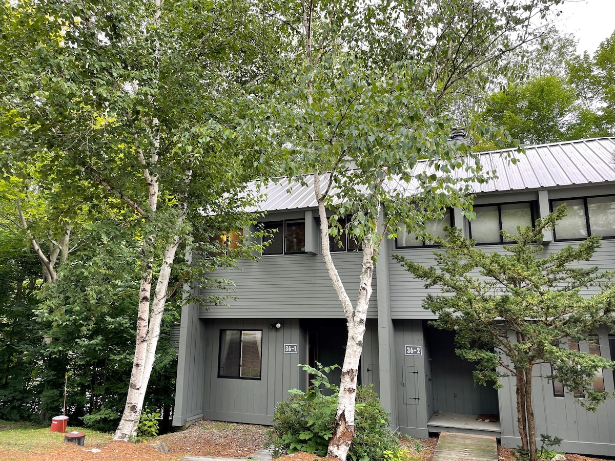 2 Bed / 1 Bath Loft Style Townhome @ Loon MTN