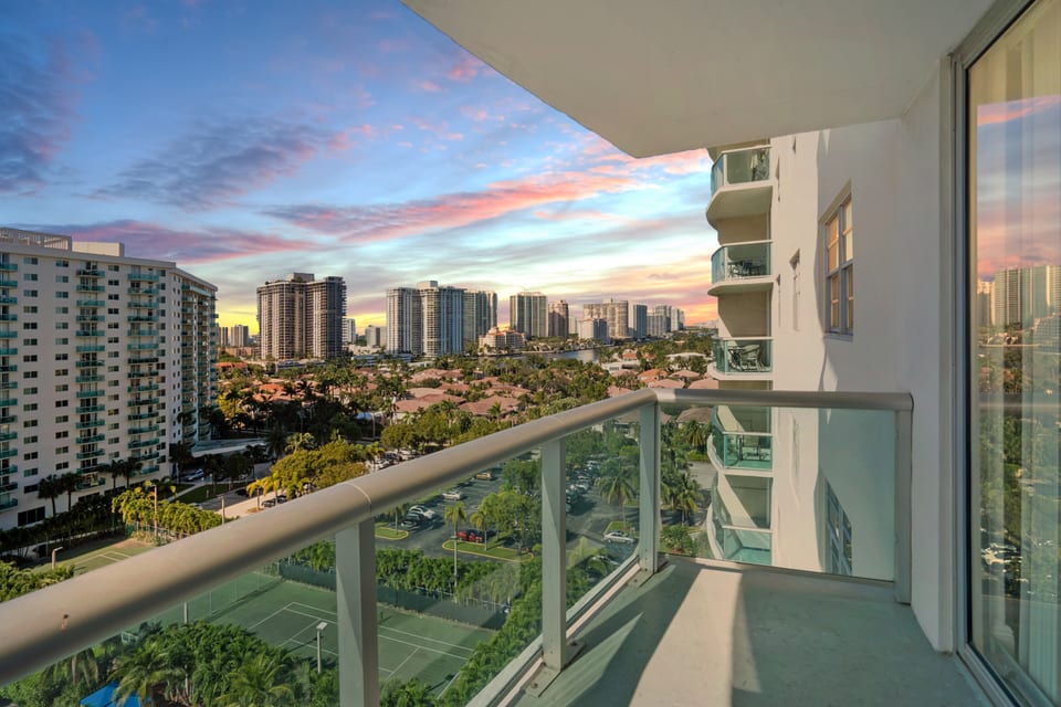 Terrace/Balcony with a City view