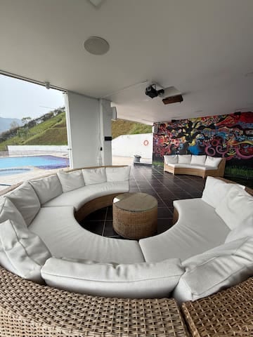 Nomad | Breathtaking 180° Panoramic View