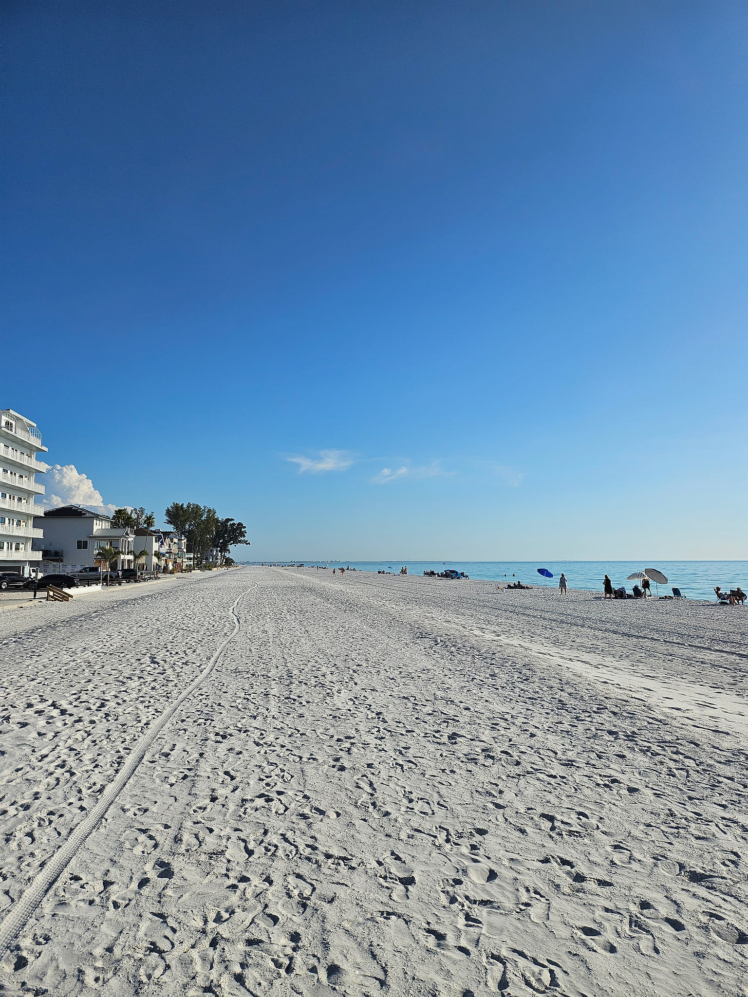 Funshine Sunset Beach - Steps from the beach!!