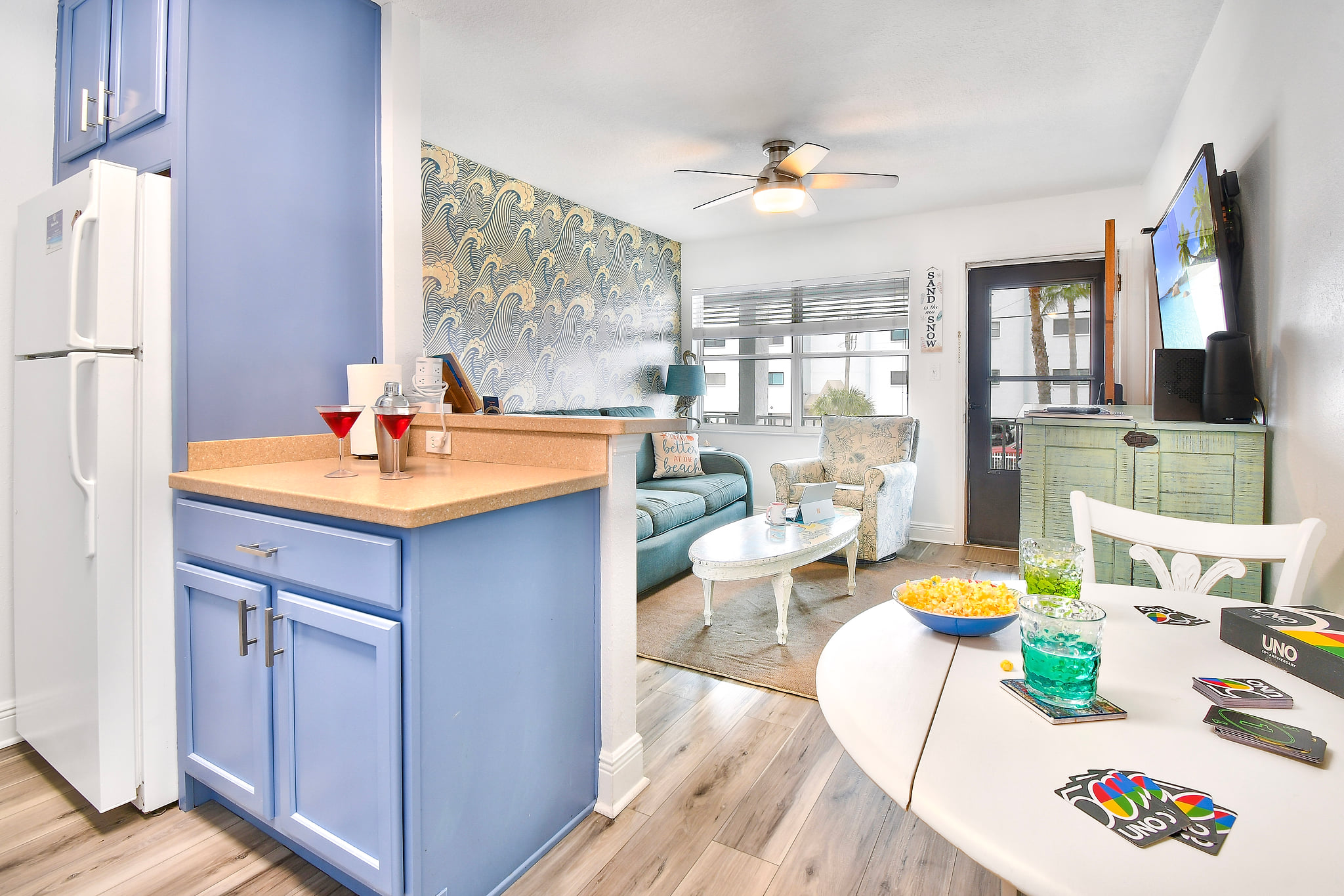 Funshine Sunset Beach - Steps from the beach!!