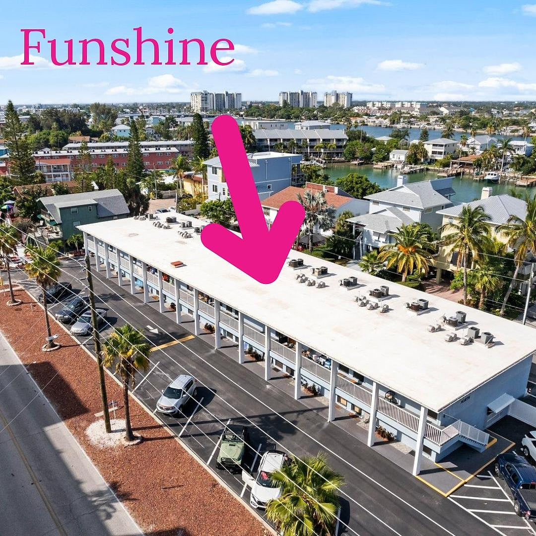 Funshine Sunset Beach - Steps from the beach!!