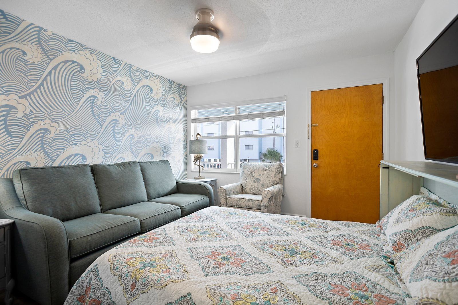 Funshine Sunset Beach - Steps from the beach!!
