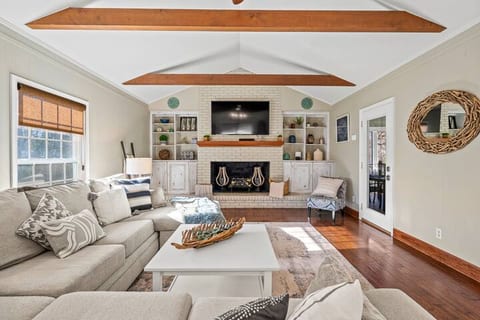 Evergreen Hideaway Waterfront home w/ dock pets ok
