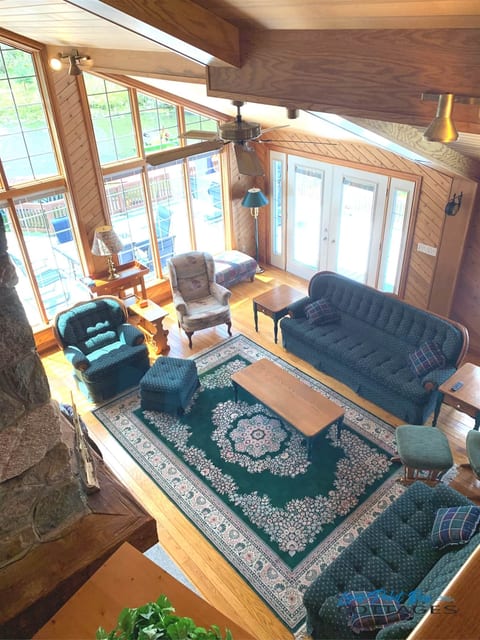 LONG POINT - DOCKSIDE HAVEN sleeps 12-15 dock kayaks beach