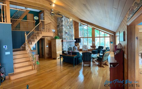 LONG POINT - DOCKSIDE HAVEN sleeps 12-15 dock kayaks beach