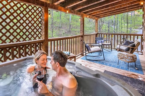 Private Farmhouse Park View Log Cabin★Hot Tub HEN