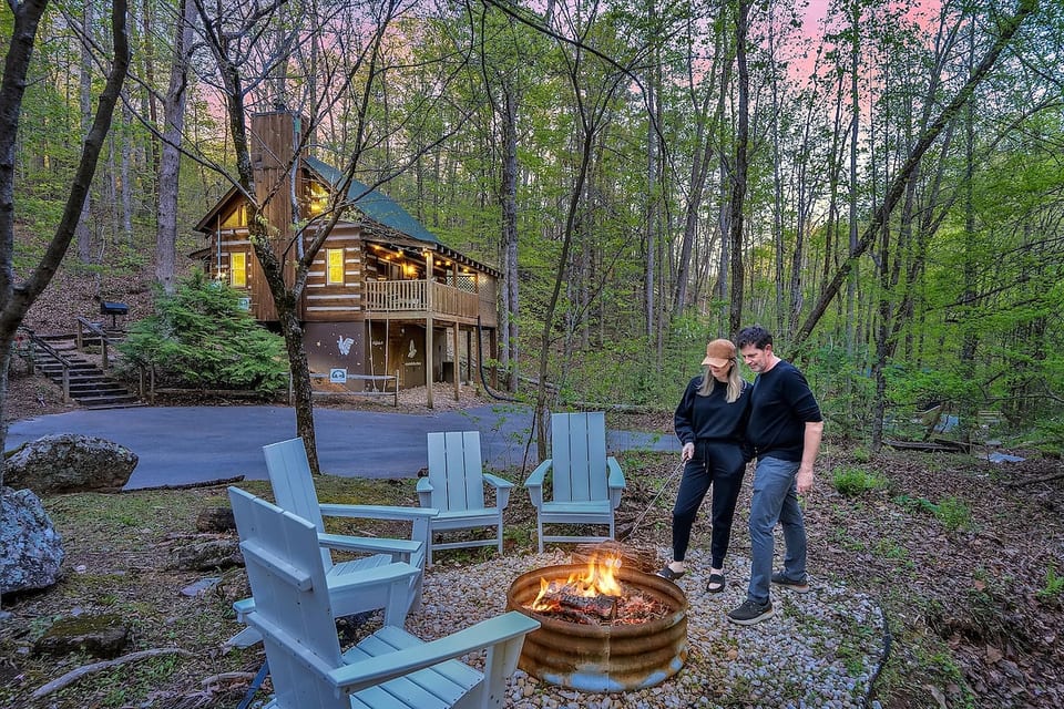 Unwind under towering trees at your secluded retreat. End your day of hiking with a crackling fire, starlit conversations, and the peaceful whispers of the forest surrounding you. Your perfect romantic getaway awaits.