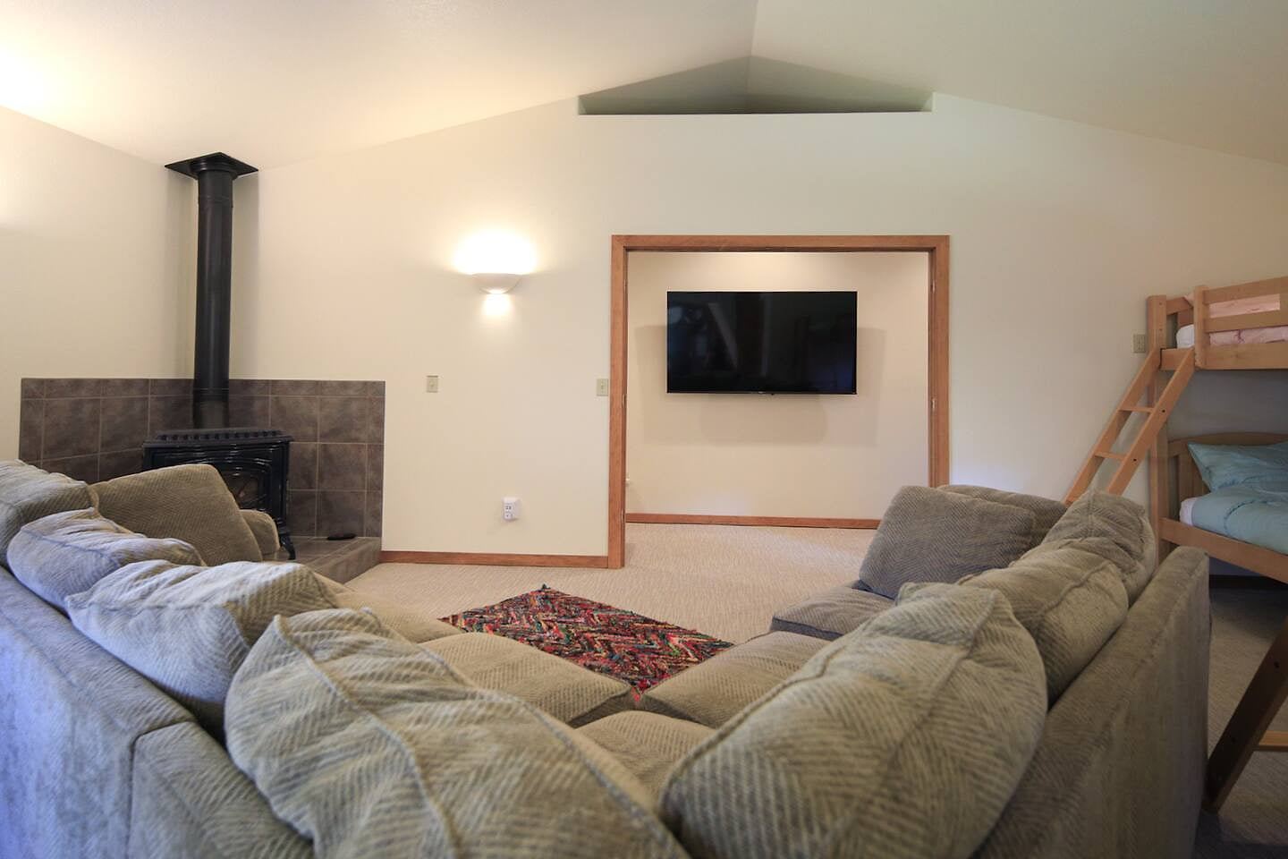 Flex Room - Entertainment with 65 inch Roku equipped TV