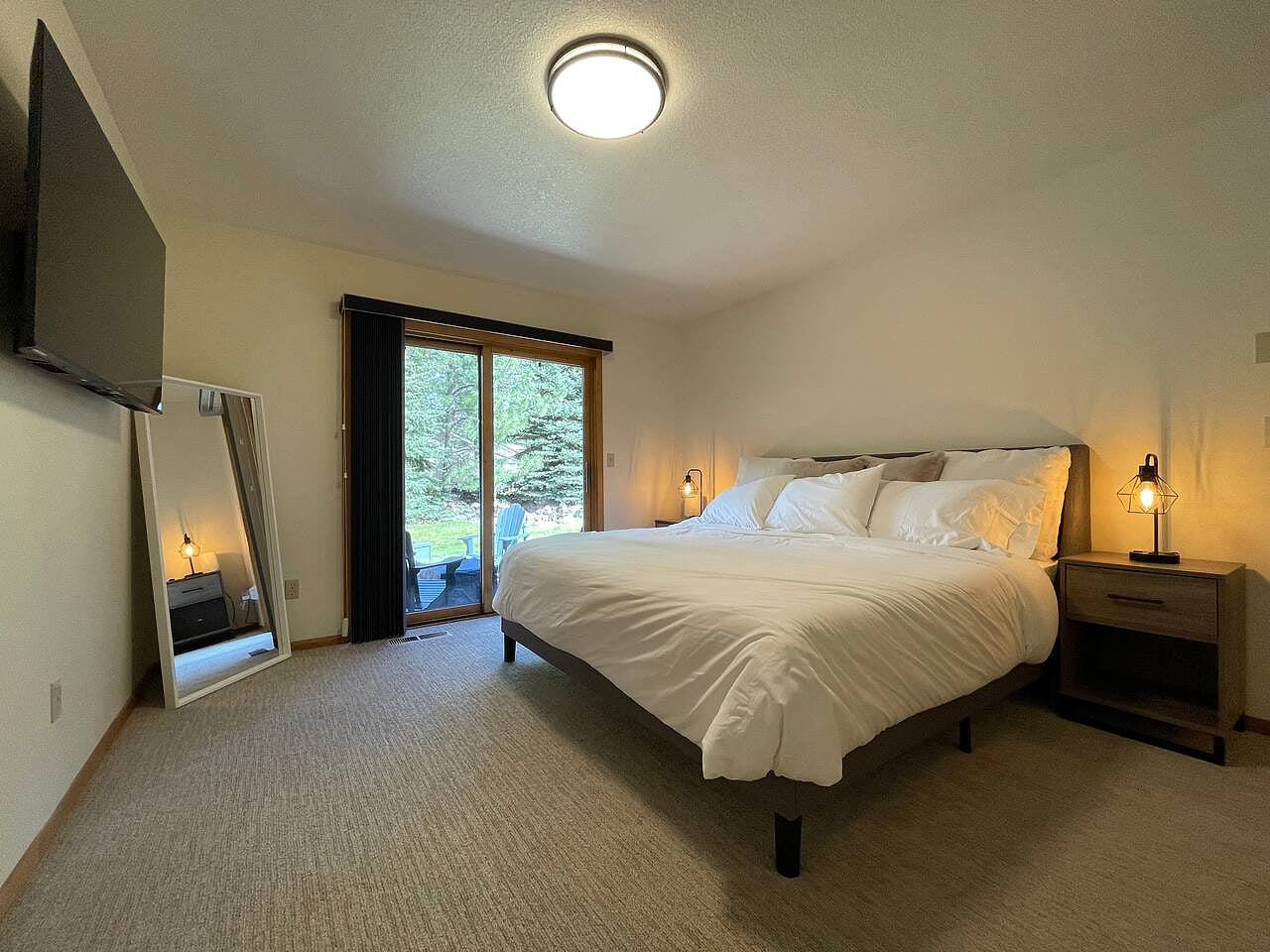 Master Bedroom - King size bed