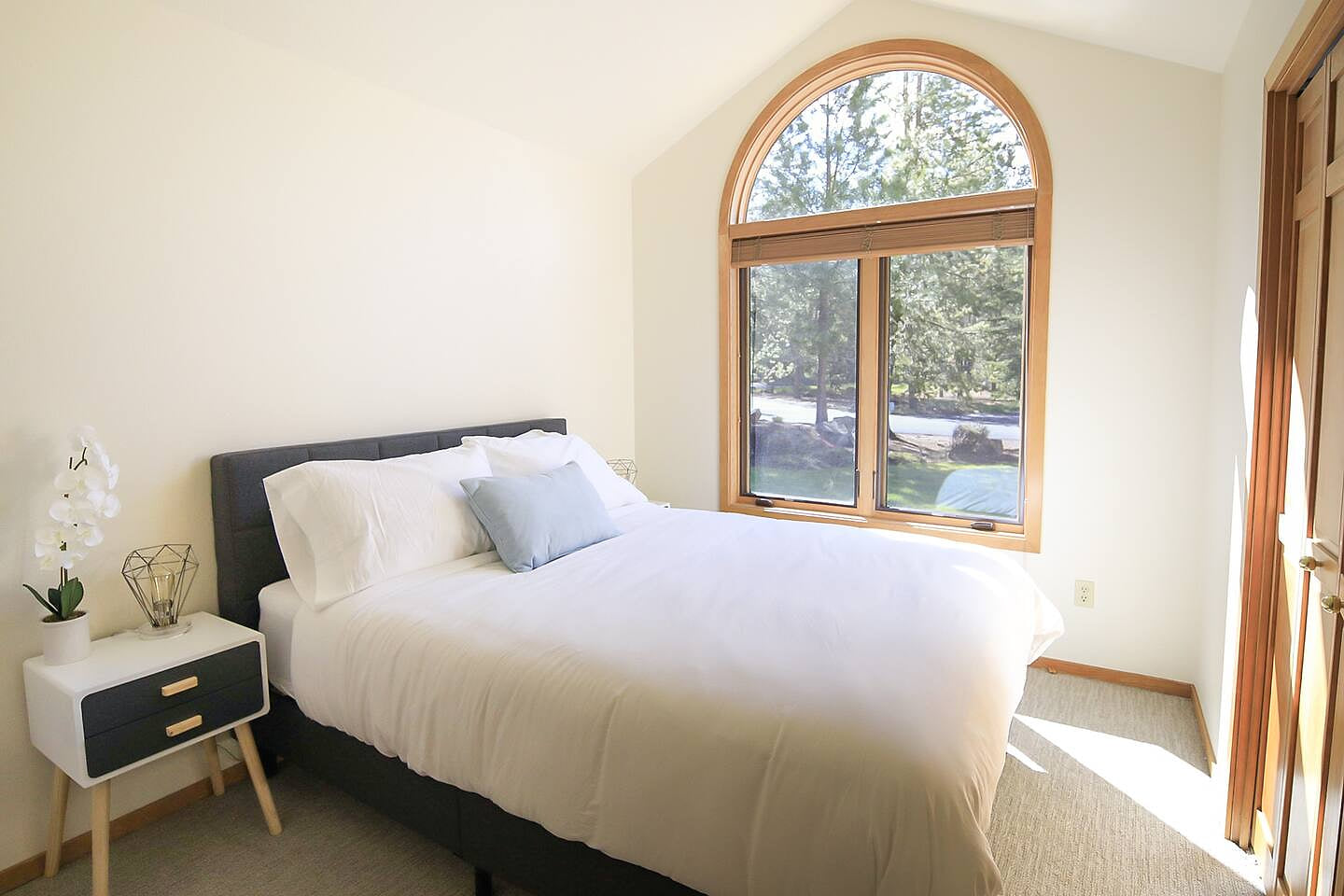 Bedroom #1 - Queen Bed