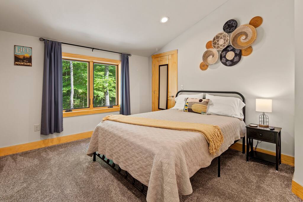 Mountain Hideaway - Minutes to the Blue Ridge Pkwy