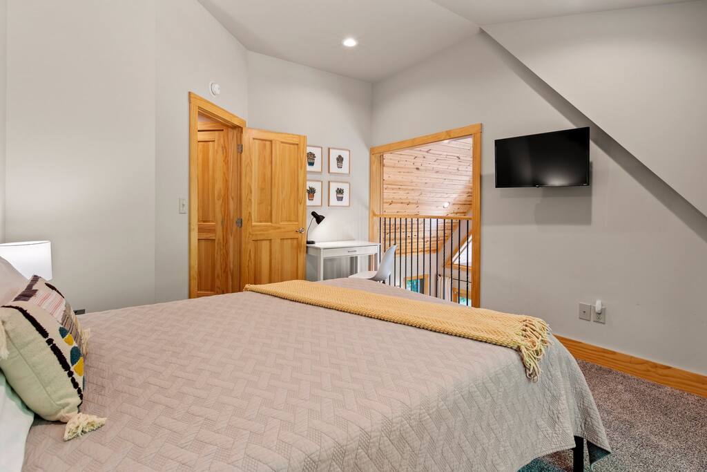 Mountain Hideaway - Minutes to the Blue Ridge Pkwy