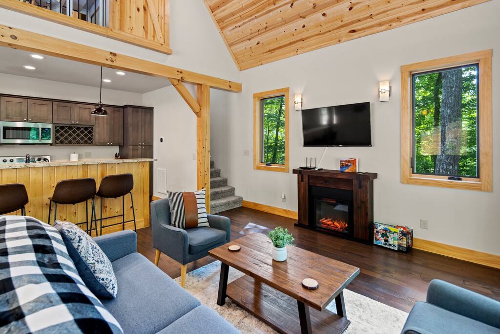 Mountain Hideaway - Minutes to the Blue Ridge Pkwy