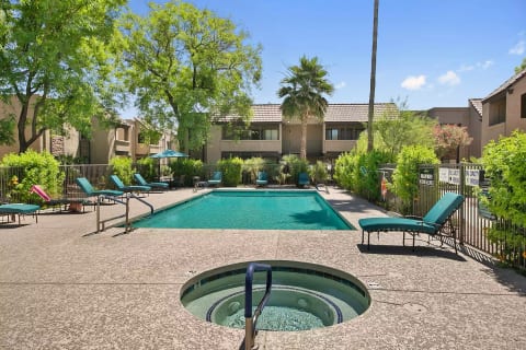Zen Walk-Out Condo Pools Palms Gardens Golf Gym