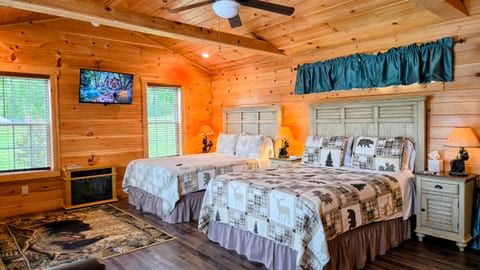 Cottage with MIND BLOWING Smoky Mountain views!