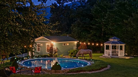Cottage with MIND BLOWING Smoky Mountain views!