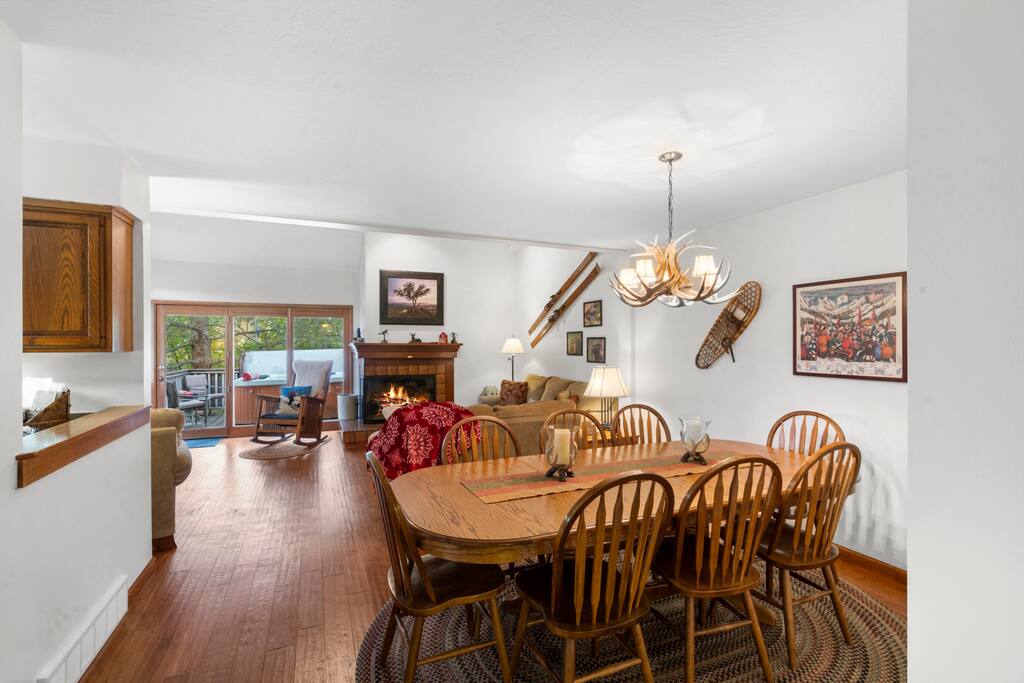 celebrate-utah-cheerful-and-cozy-condo/