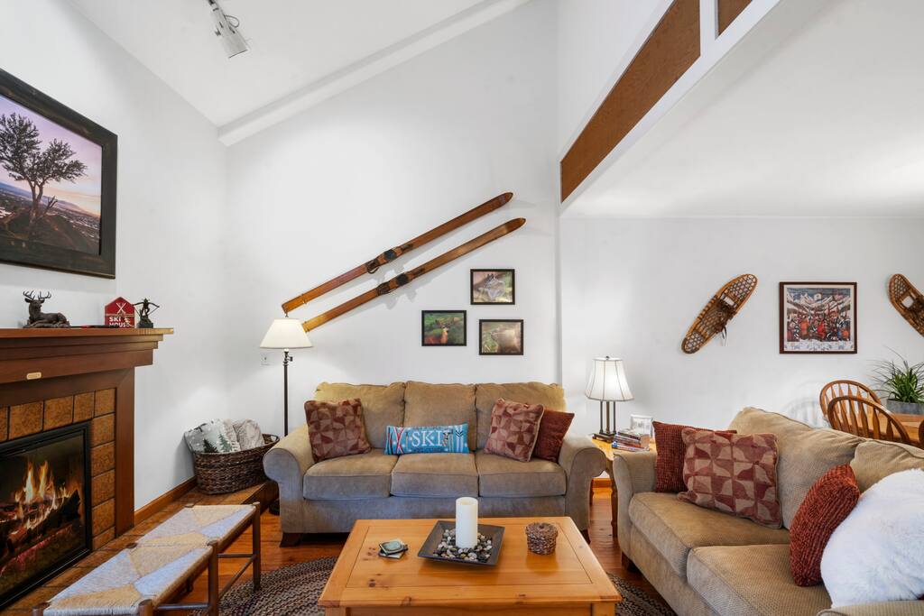 celebrate-utah-cheerful-and-cozy-condo/