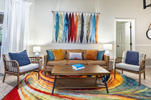 Newly Updated 3BR Beach Condo, across from ocean!