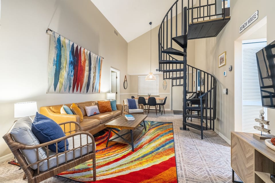 Newly Updated 3BR Beach Condo, across from ocean! - New Smyrna Beach