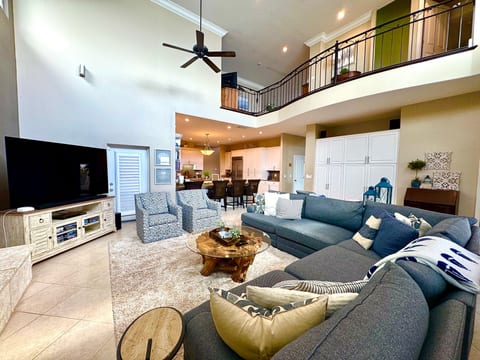 Riverfront 4BR: Heated Pool, Hot Tub, Boat Dock