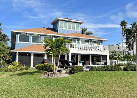 The Blue Heron Riverfront Retreat