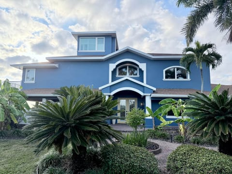 The Blue Heron Riverfront Retreat