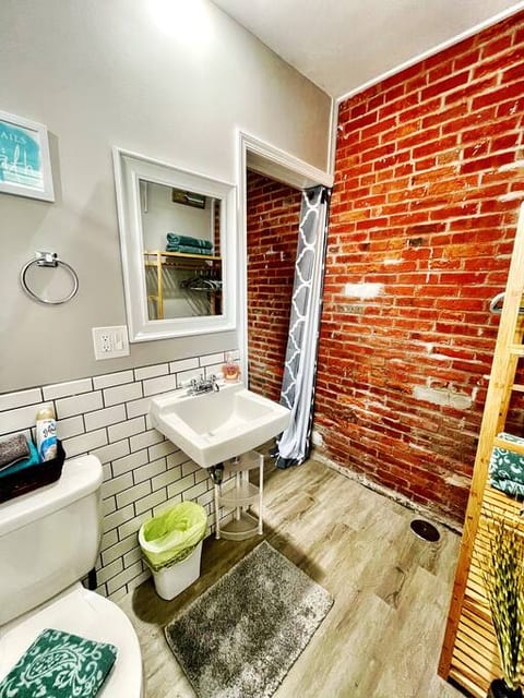 Private 1st Floor Studio Historic South St. Louis