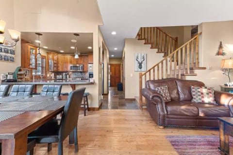 Best Sun Peaks Townhouse - Trapper's Landing